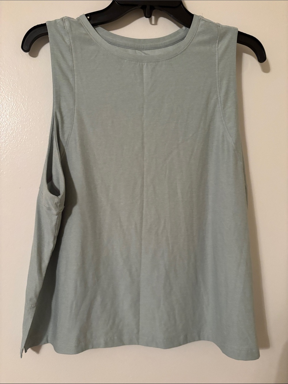 Old Navy Women's Muscle Tee in Sage Green